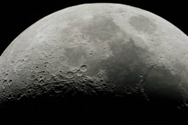 Prime focus image of the Moon